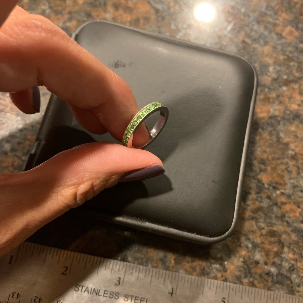 Sterling silver and peridot ring - Picture 3 of 3